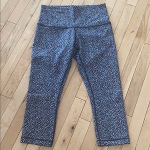 Lululemon Wunder Under crop pants